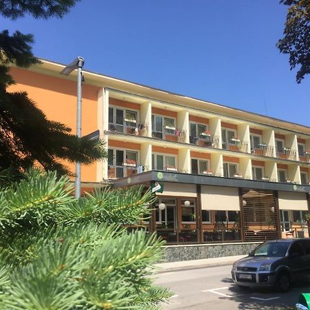 Hotel Rezident Turcianske Teplice Luaran gambar