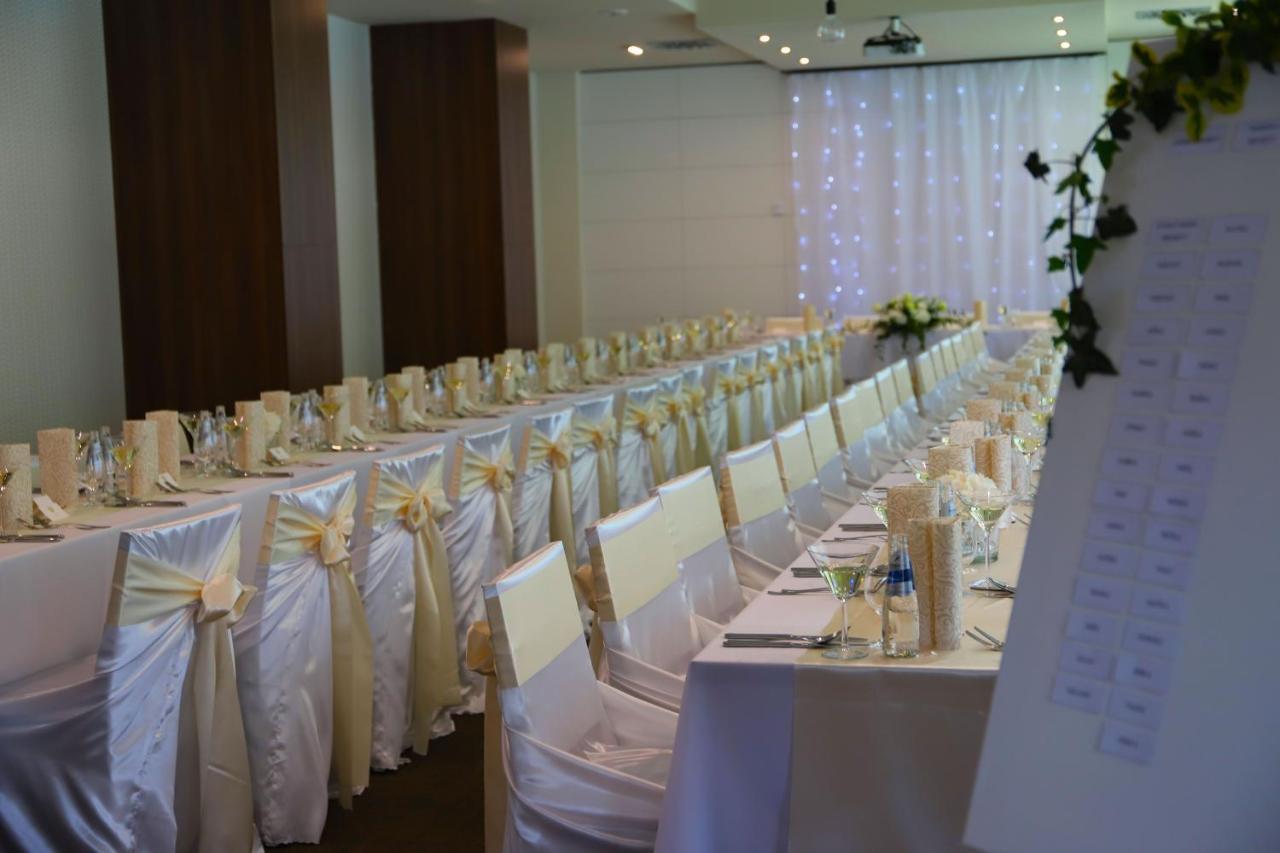 Hotel Rezident Turcianske Teplice Luaran gambar