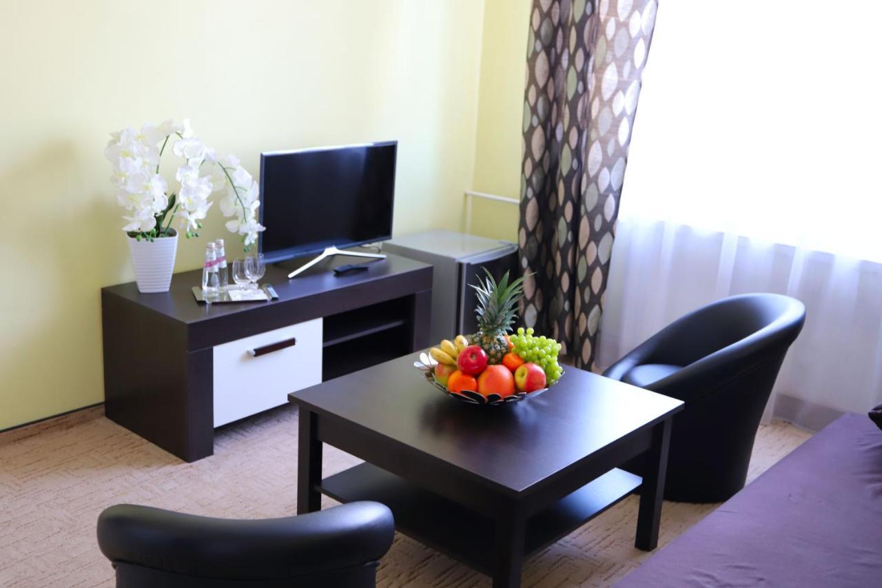 Hotel Rezident Turcianske Teplice Luaran gambar