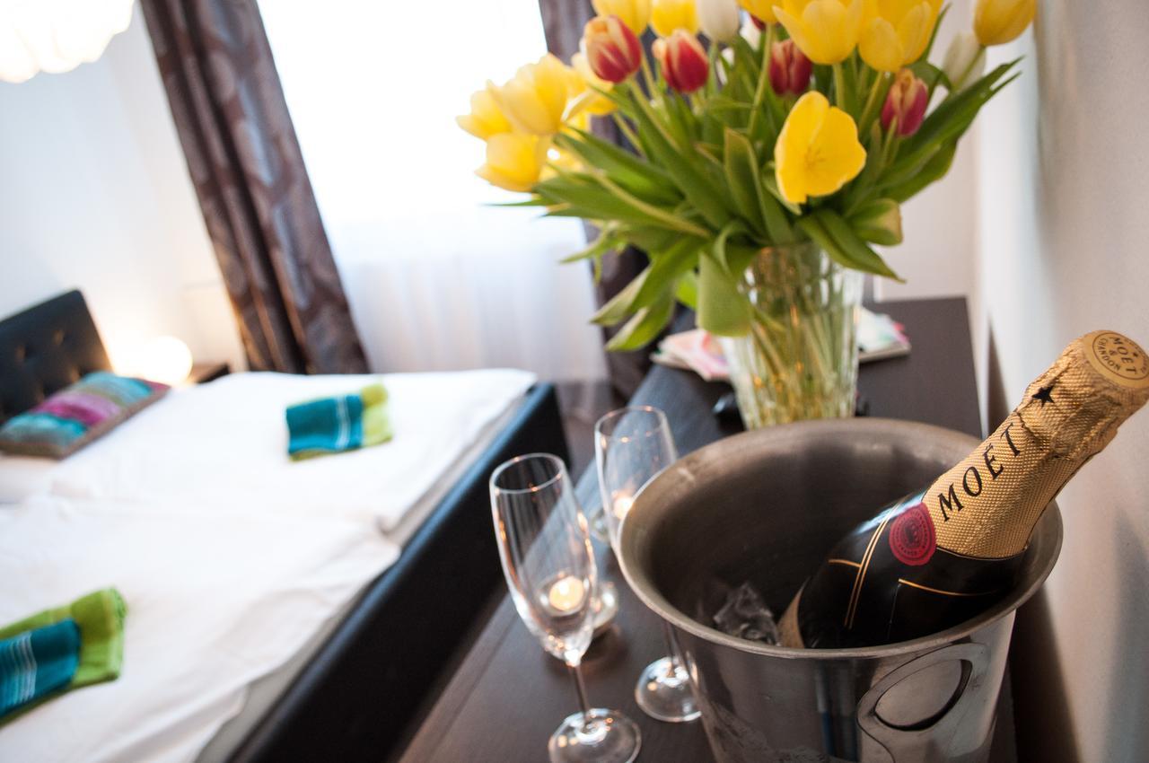 Hotel Rezident Turcianske Teplice Luaran gambar