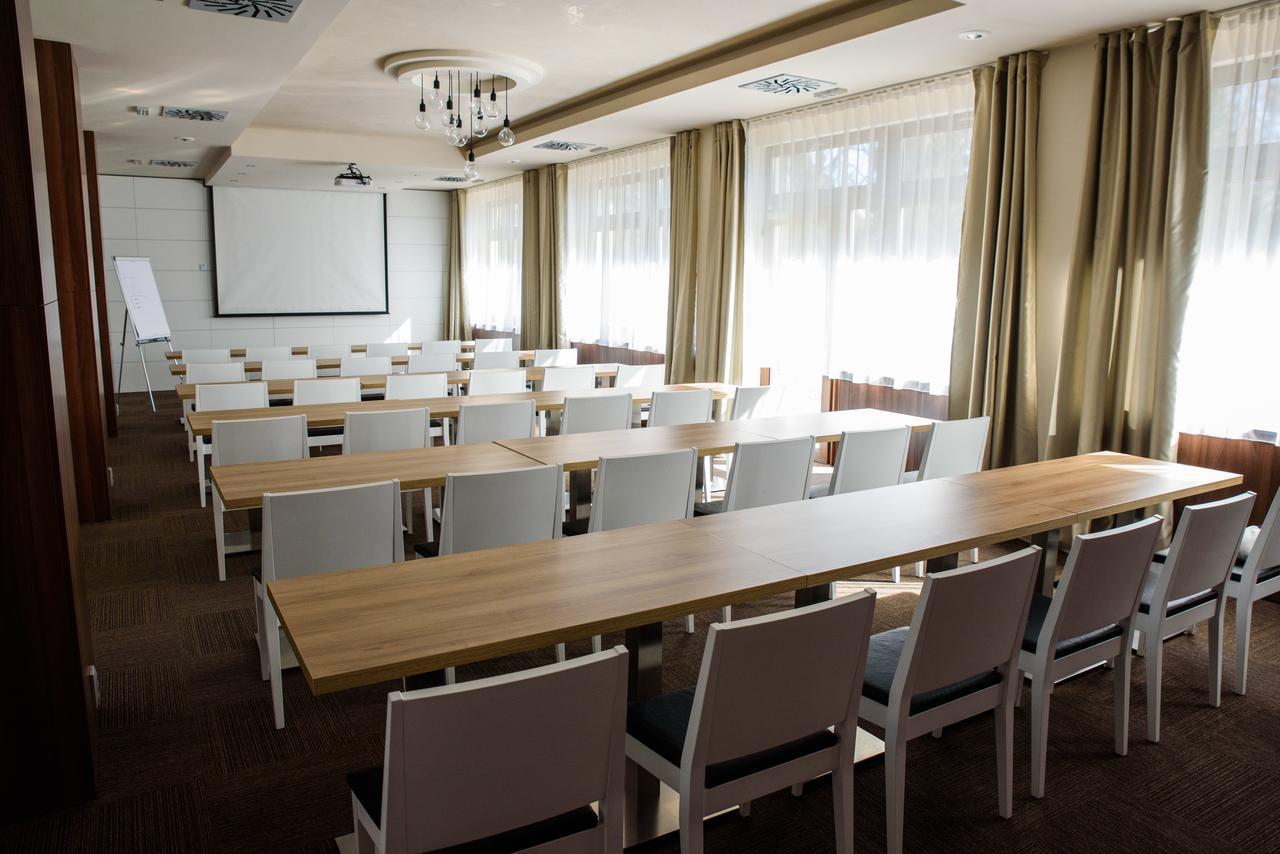 Hotel Rezident Turcianske Teplice Luaran gambar