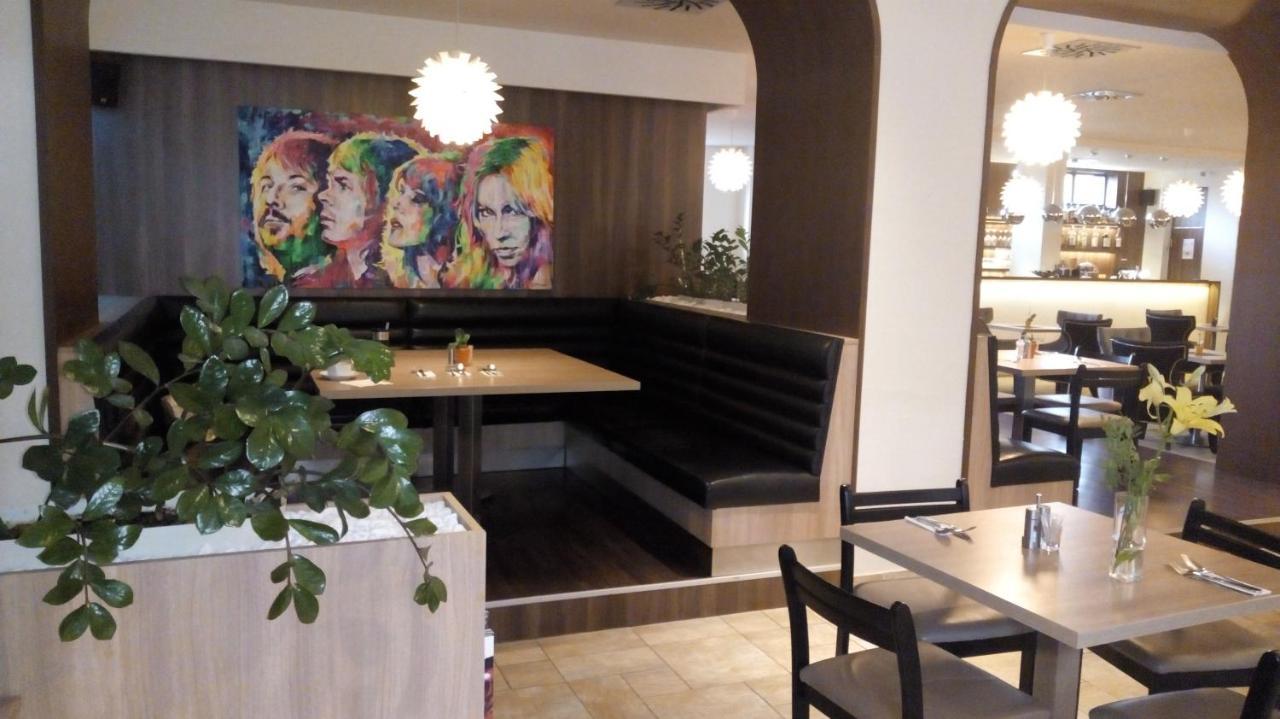 Hotel Rezident Turcianske Teplice Luaran gambar