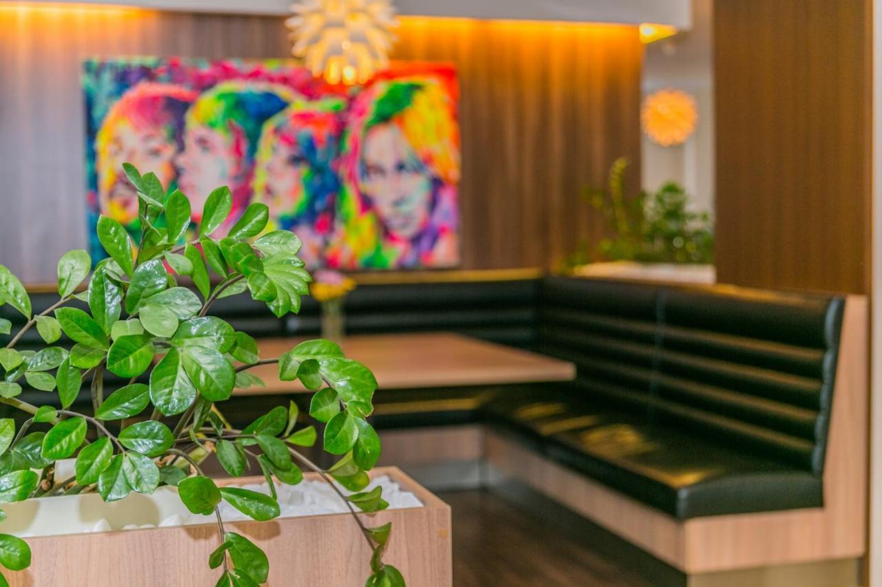 Hotel Rezident Turcianske Teplice Luaran gambar